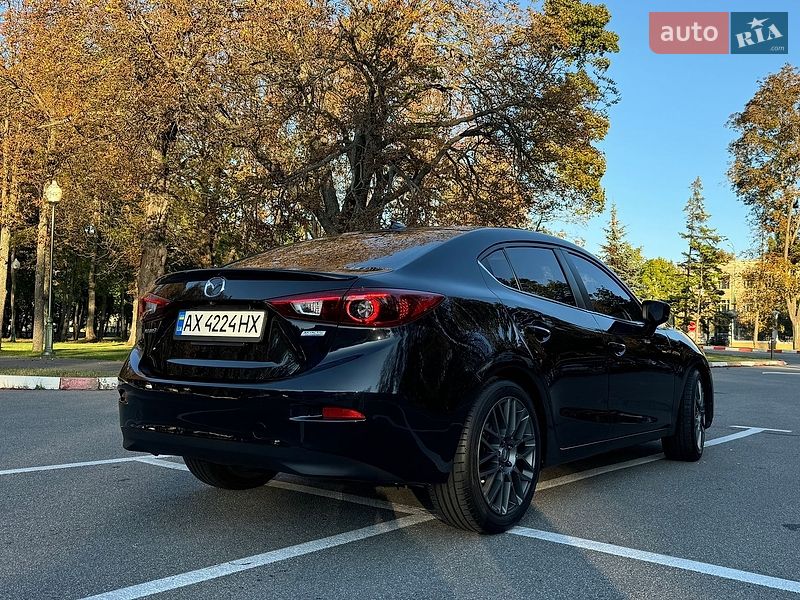 Седан Mazda 3 2018 в Харькове