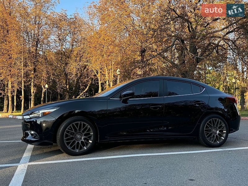 Седан Mazda 3 2018 в Харькове
