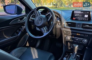 Седан Mazda 3 2018 в Харькове