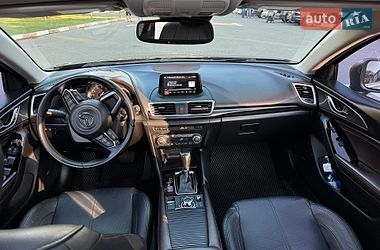 Седан Mazda 3 2018 в Харькове