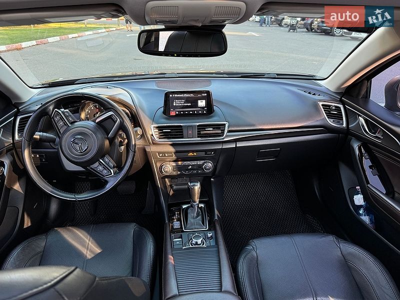 Седан Mazda 3 2018 в Харькове