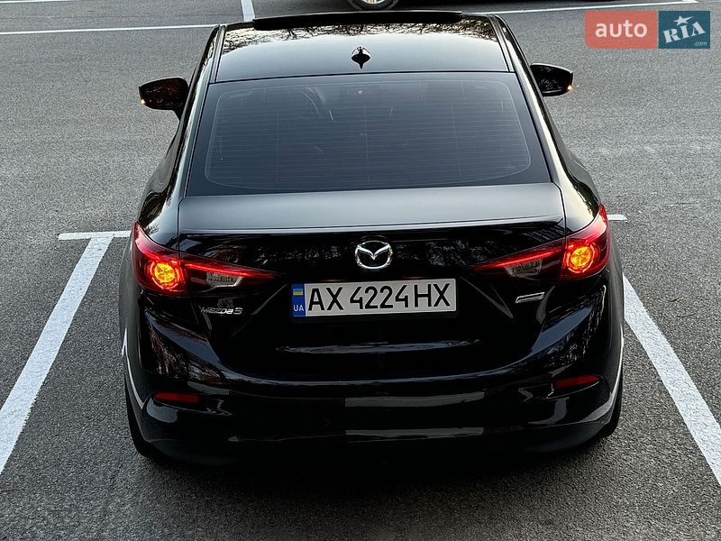 Седан Mazda 3 2018 в Харькове