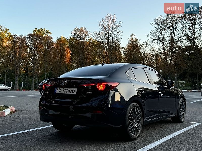 Седан Mazda 3 2018 в Харькове