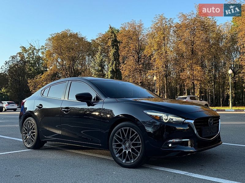 Седан Mazda 3 2018 в Харькове