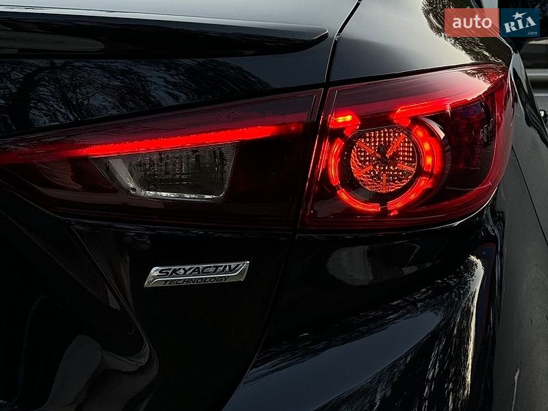 Седан Mazda 3 2018 в Харькове