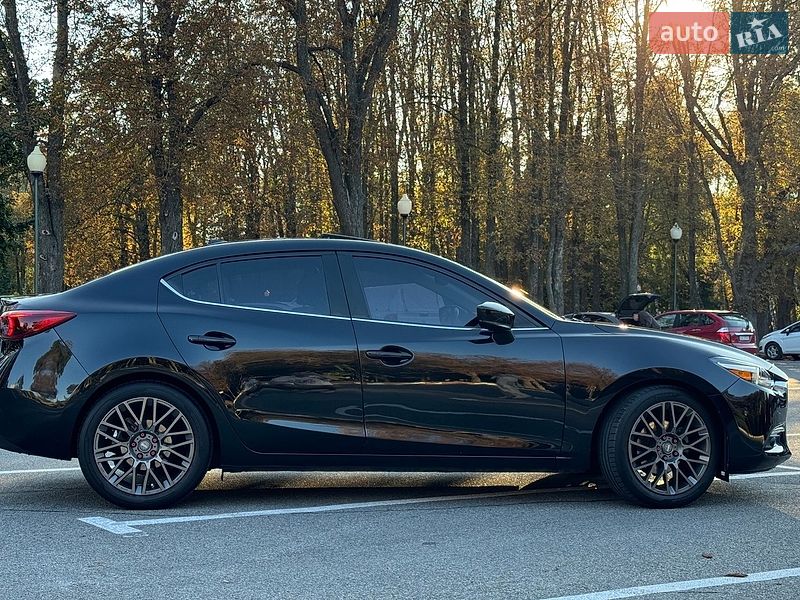 Седан Mazda 3 2018 в Харькове