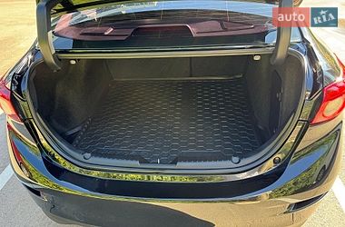 Седан Mazda 3 2018 в Харькове