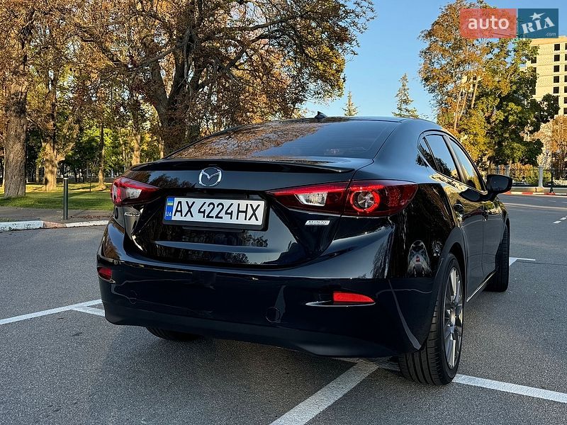 Седан Mazda 3 2018 в Харькове