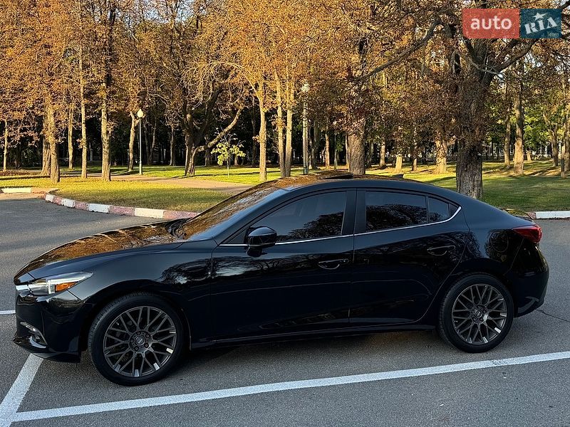 Седан Mazda 3 2018 в Харькове