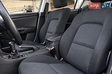 Седан Mazda 3 2004 в Броварах