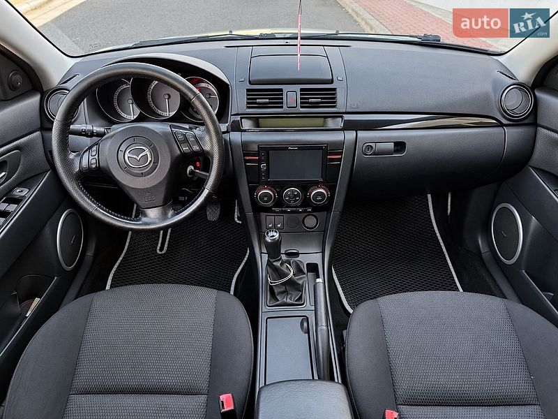 Седан Mazda 3 2004 в Броварах