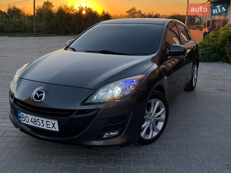 Хэтчбек Mazda 3 2009 в Шумске
