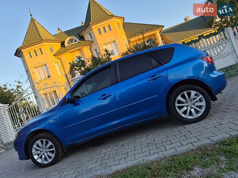 Хэтчбек Mazda 3 2004 в Черновцах