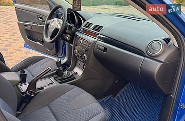 Хэтчбек Mazda 3 2005 в Могилев-Подольске