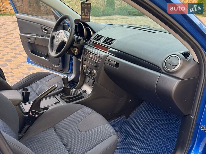 Хэтчбек Mazda 3 2005 в Могилев-Подольске