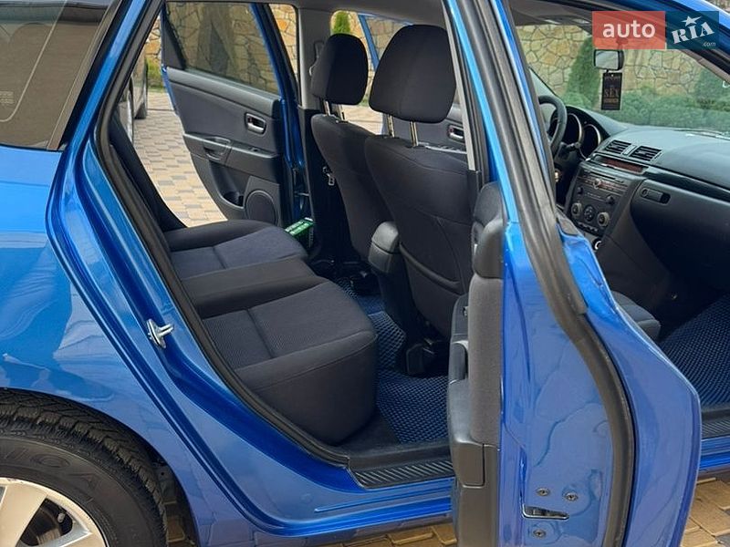 Хэтчбек Mazda 3 2005 в Могилев-Подольске