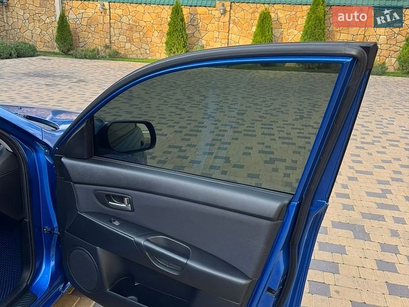 Хэтчбек Mazda 3 2005 в Могилев-Подольске
