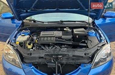 Хэтчбек Mazda 3 2005 в Могилев-Подольске