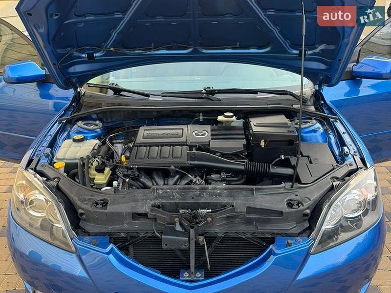 Хэтчбек Mazda 3 2005 в Могилев-Подольске