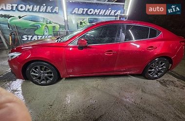 Седан Mazda 3 2014 в Ровно