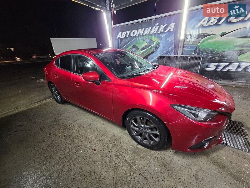Седан Mazda 3 2014 в Ровно