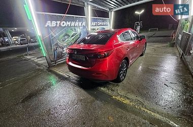 Седан Mazda 3 2014 в Ровно