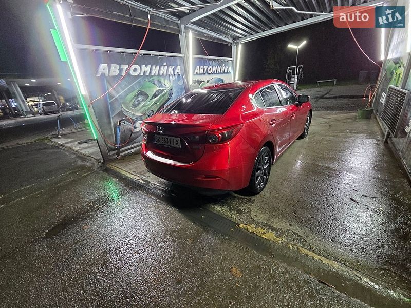 Седан Mazda 3 2014 в Ровно