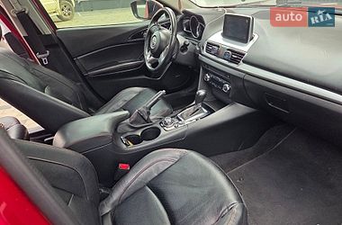 Седан Mazda 3 2014 в Ровно