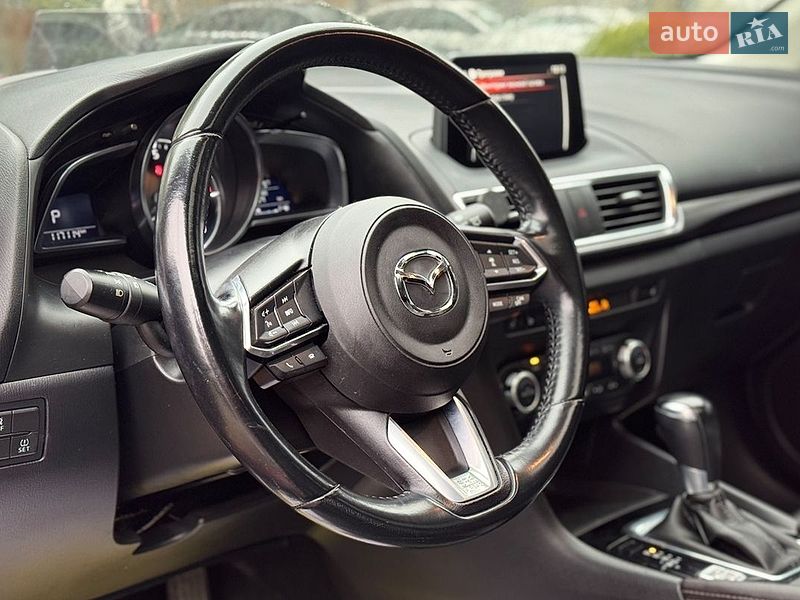 Хэтчбек Mazda 3 2017 в Львове
