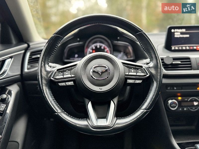 Хэтчбек Mazda 3 2017 в Львове