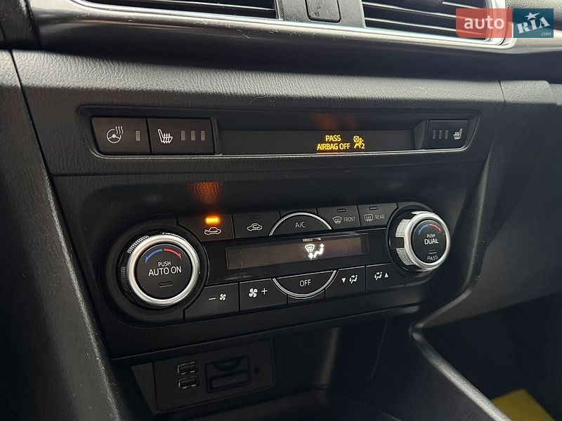 Хэтчбек Mazda 3 2017 в Львове
