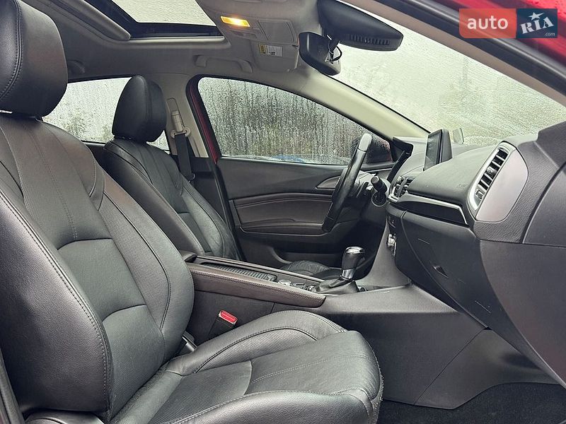 Хэтчбек Mazda 3 2017 в Львове