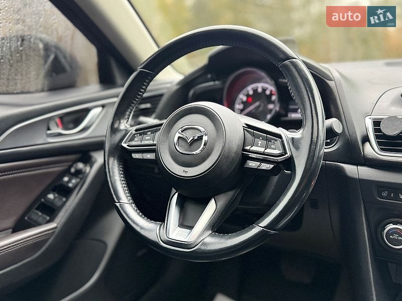 Хэтчбек Mazda 3 2017 в Львове