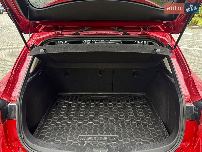 Хэтчбек Mazda 3 2017 в Львове