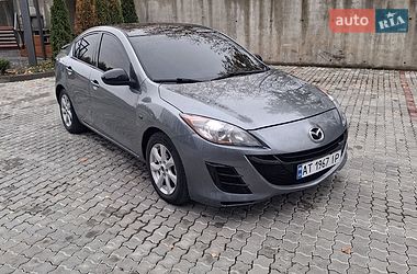 Mazda 3  2011
