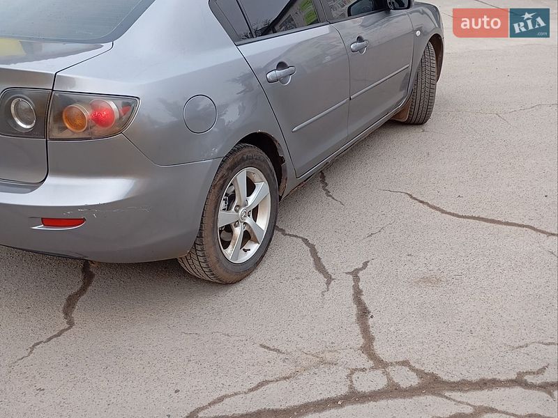 Седан Mazda 3 2005 в Кривому Розі