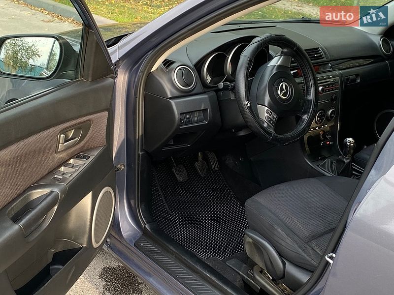 Хэтчбек Mazda 3 2006 в Каменском
