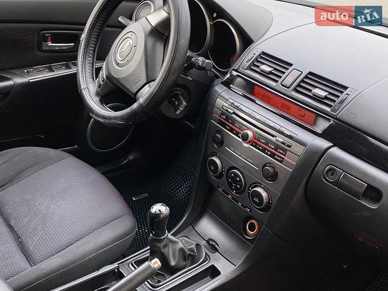 Хэтчбек Mazda 3 2006 в Каменском