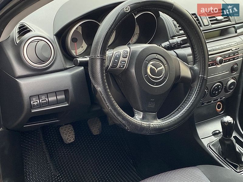 Хэтчбек Mazda 3 2006 в Каменском