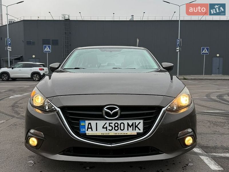 Седан Mazda 3 2016 в Боярке