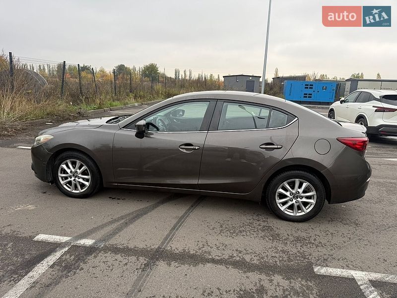 Седан Mazda 3 2016 в Боярке