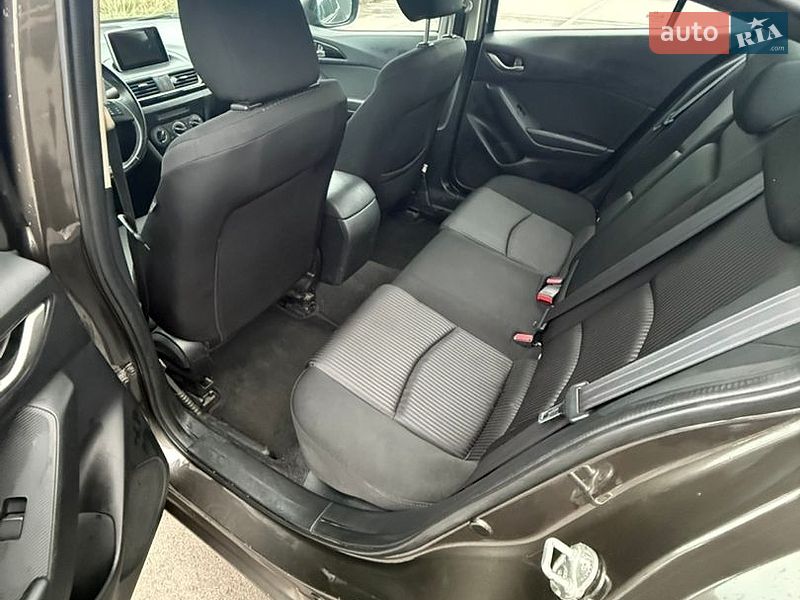 Седан Mazda 3 2016 в Боярке
