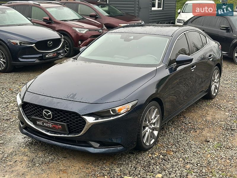 Седан Mazda 3 2019 в Івано-Франківську