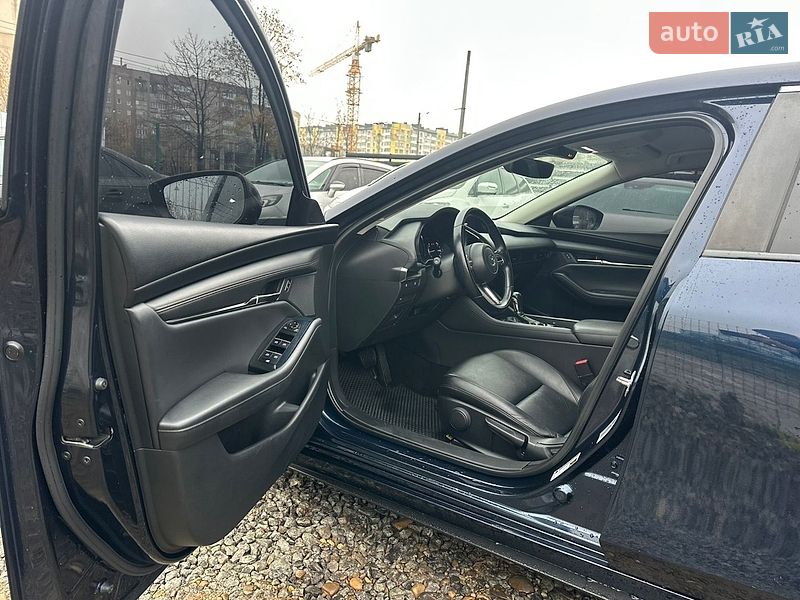 Седан Mazda 3 2019 в Івано-Франківську