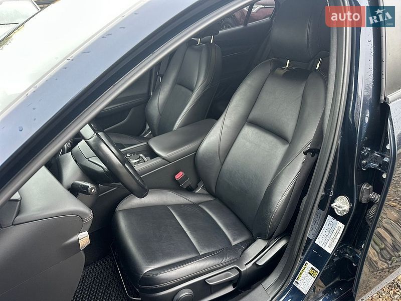 Седан Mazda 3 2019 в Івано-Франківську