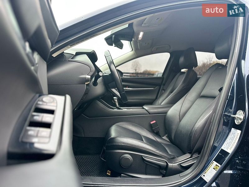 Седан Mazda 3 2019 в Івано-Франківську