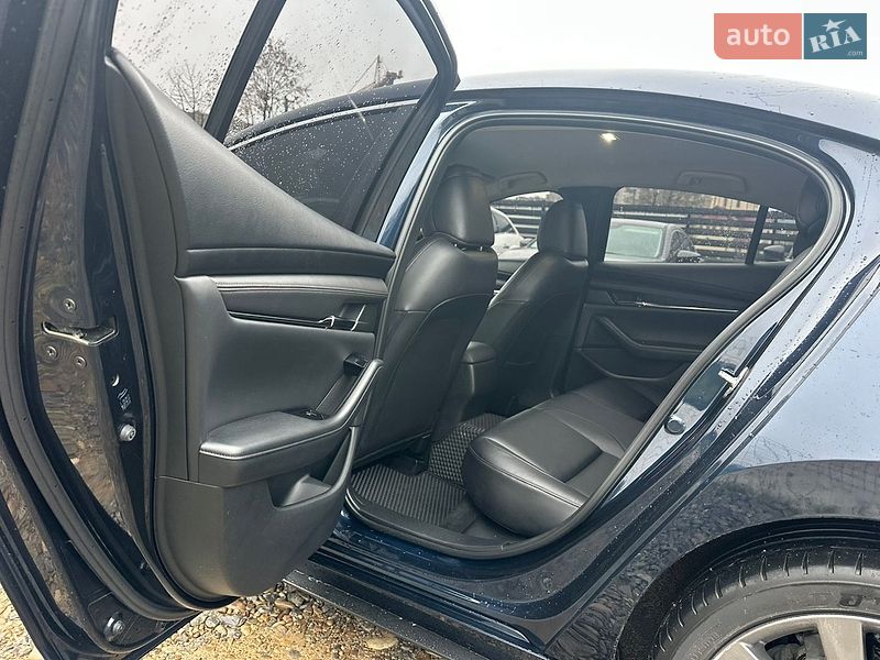 Седан Mazda 3 2019 в Івано-Франківську