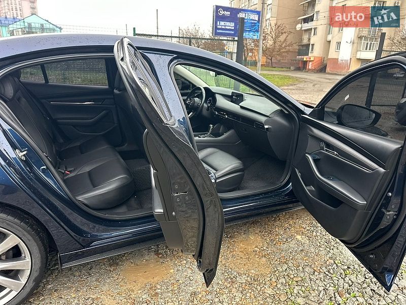 Седан Mazda 3 2019 в Івано-Франківську