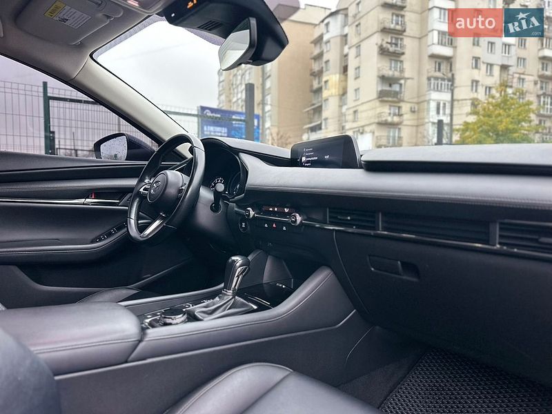 Седан Mazda 3 2019 в Івано-Франківську