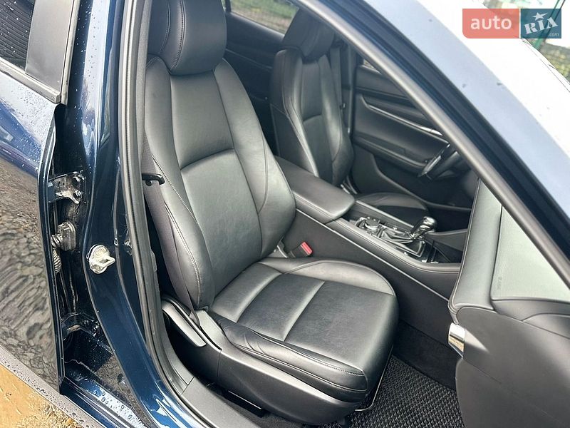 Седан Mazda 3 2019 в Івано-Франківську